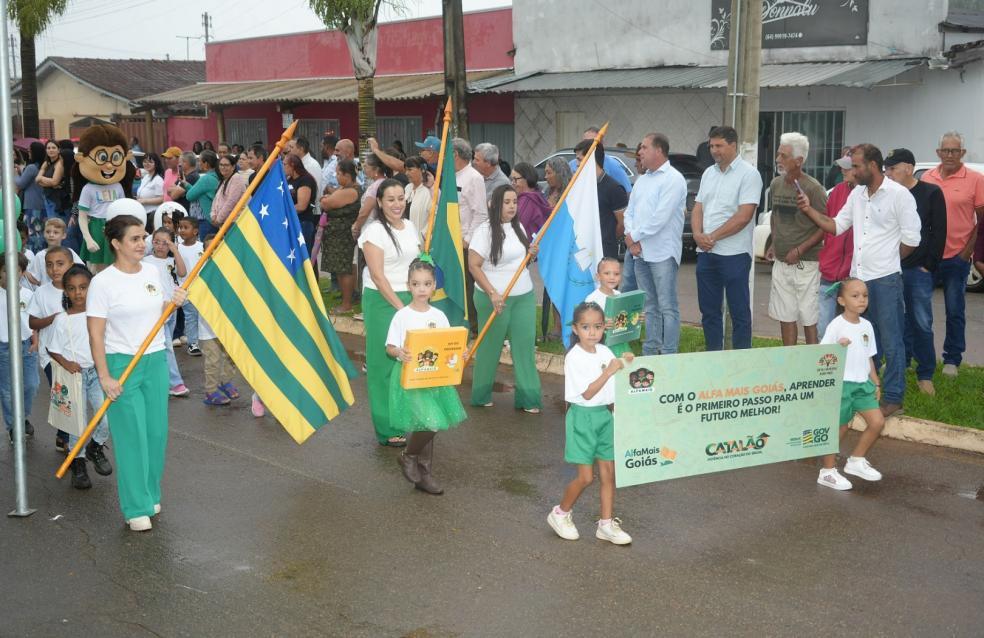 Pires Belo celebra 86 anos com desfile e tradição