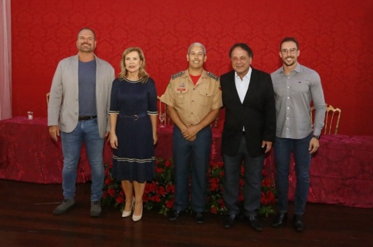 Corpo de Bombeiros realiza formatura de 92 crianças no Bombeiro Mirim