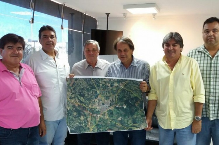 Reunião para definição do projeto do Anel Viário no município. 