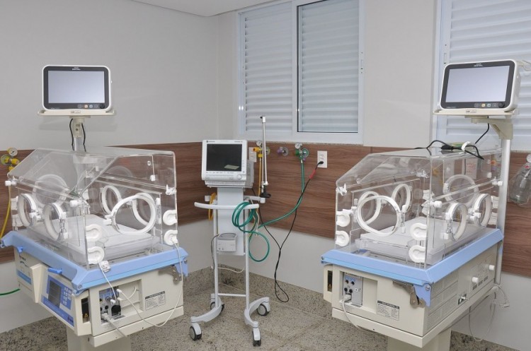 Prefeitura de Catalão inaugura UTI Neonatal e entrega unidade móvel à população