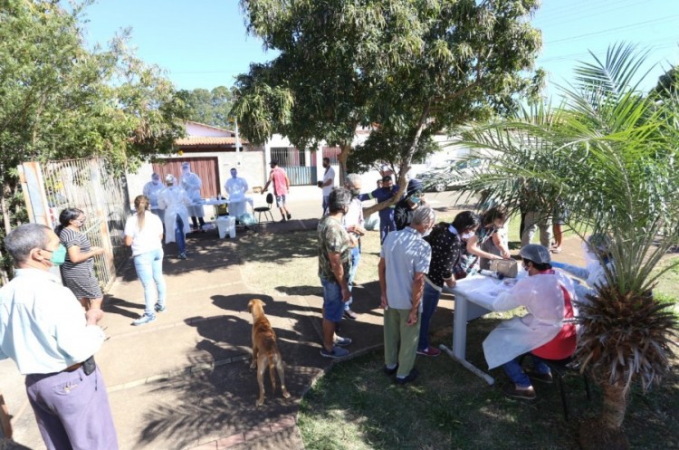 Covid-19: moradores de Pires Belo passam por testagem rápida gratuita 