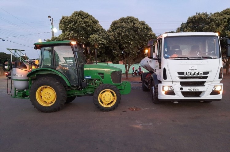 Trator ‘Optimus’ percorre vias dos distritos de Pires Belo e Santo Antônio do Rio Verde