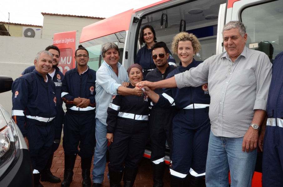 Prefeitura continua investindo na saúde e adquire mais uma ambulância e mais dois veículos para atender o SAMU e população além de promover reforma no Complexo Regulador