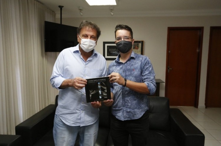 Com apoio da Prefeitura de Catalão, fotógrafo lança livro “A fé em tempos de Pandemia”