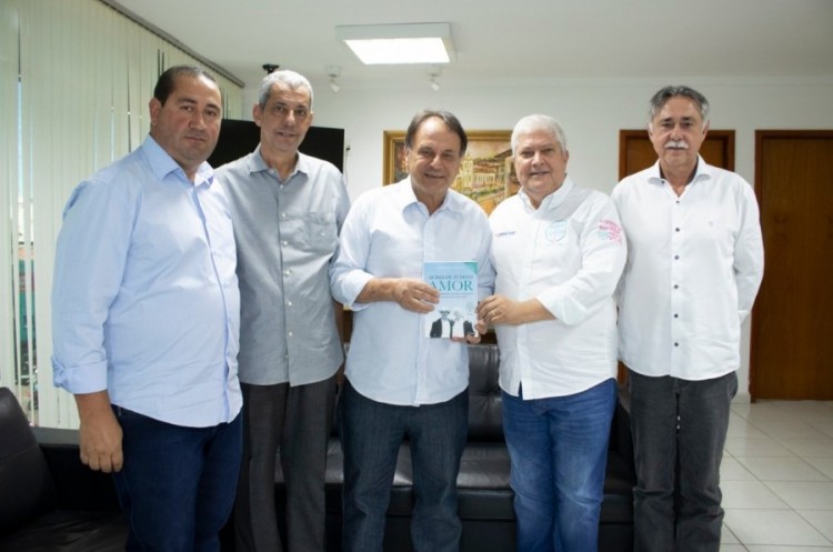 Prefeito Adib Elias recebe representante do Hospital de Câncer de Barretos