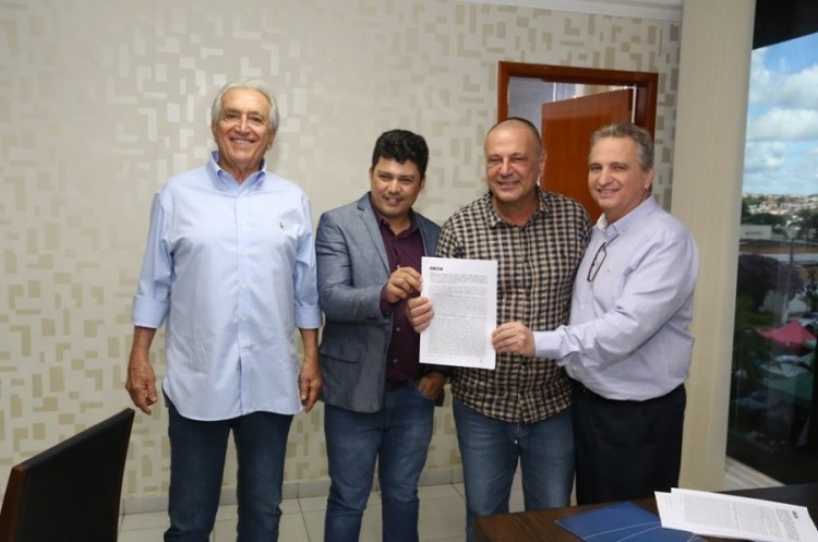 Após liberação junto à Caixa Econômica, assinado contrato que viabiliza construção de casas no Evelina Nour III