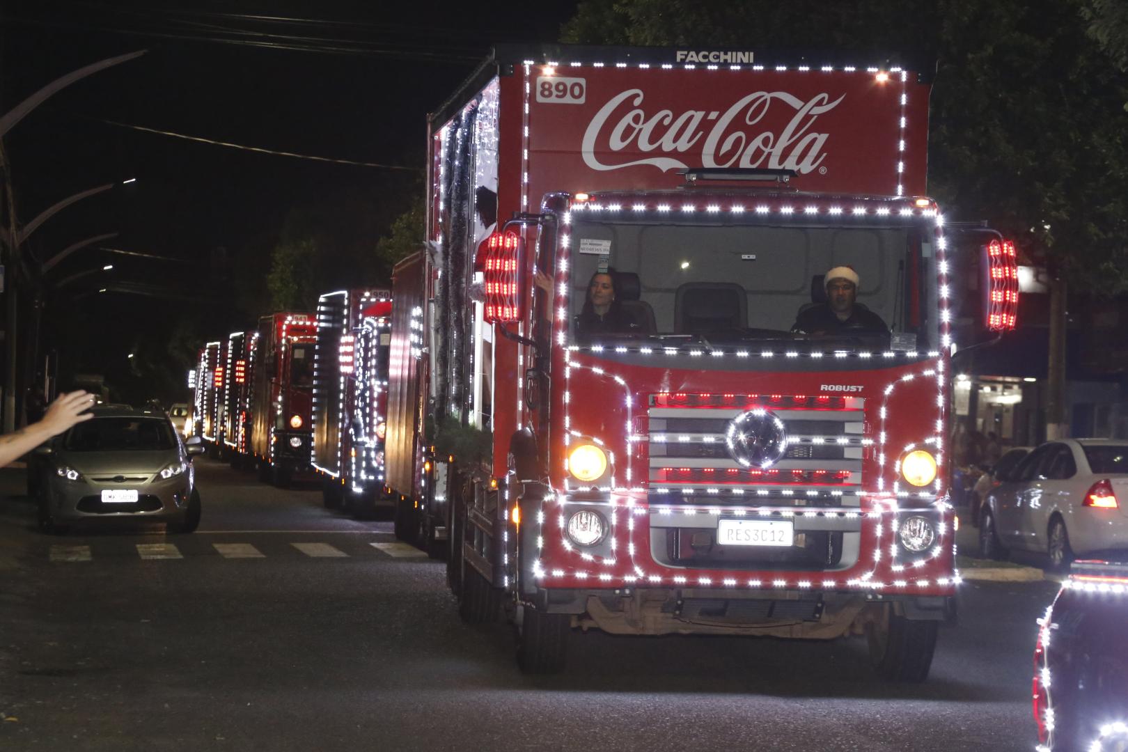 Caminhão de Natal Coca Cola com luz : : Brinquedos e