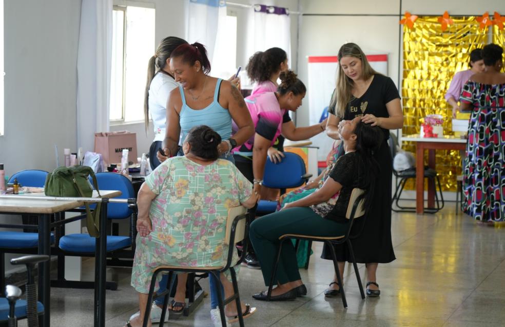 Prefeitura celebra Mês da Mulher com ação na Aspdec