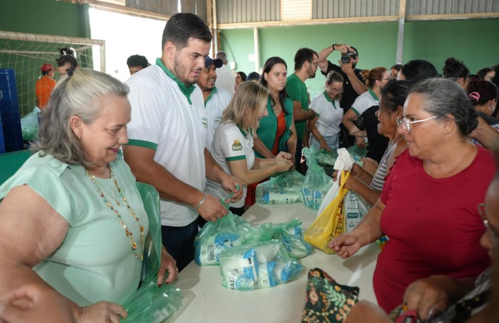 Entrega de leite pasteurizado reforça segurança alimentar de 500 famílias