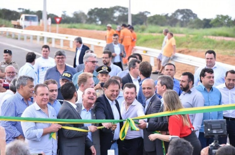 Inauguração de mais um trecho da BR-050 traz diversas autoridades políticas a Catalão