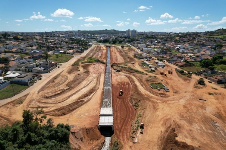 Canalização do Córrego Pirapitinga: 68% do projeto executado 